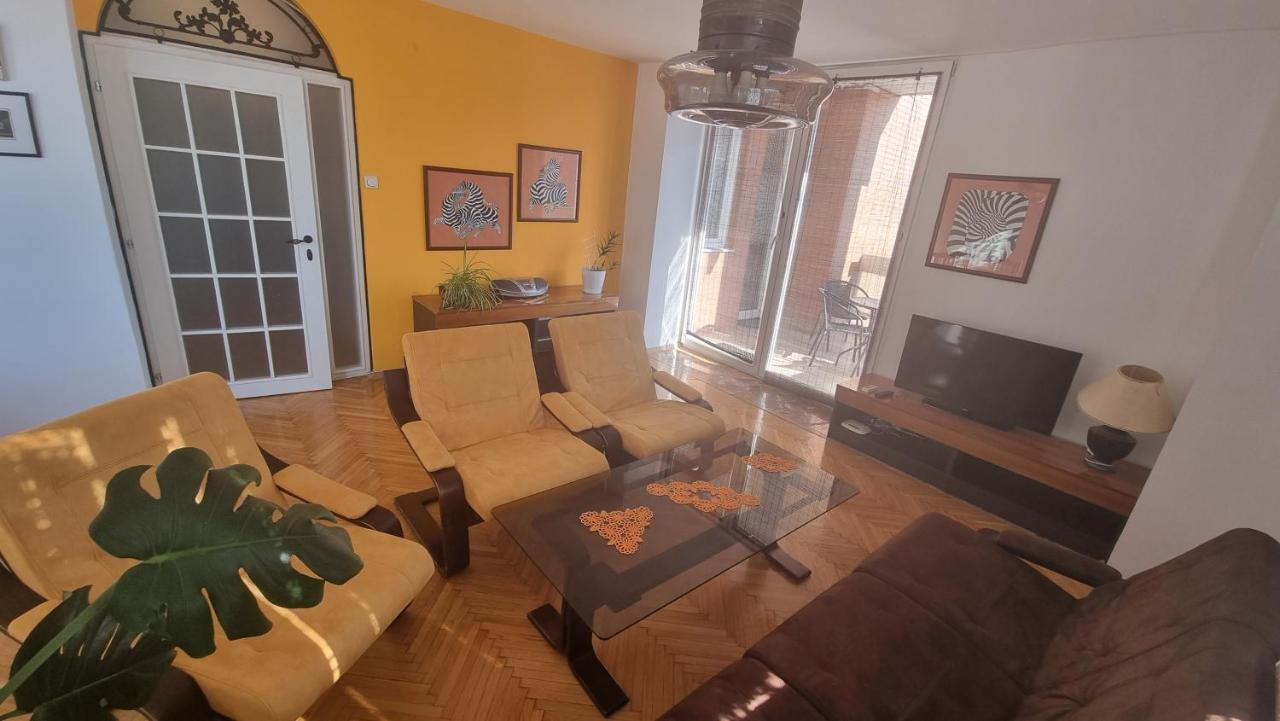 Risto Apartment Skopje Buitenkant foto
